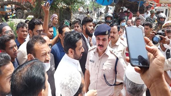 Madanpur Khadar tense as bulldozers roll; AAP MLA Amanatullah Khan detained