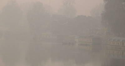 Dense Fog Wraps Kashmir as Intense Temperatures Sweep Valley
