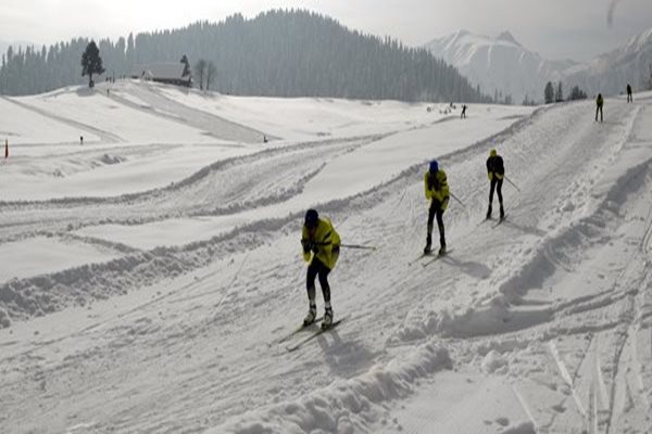 Indian Army Plans Skiing Trips in High Altitude Areas to Counter China