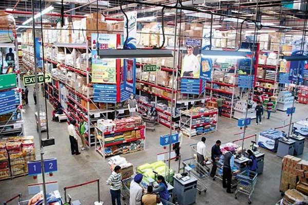 Retail Sector Revives Hiring as 2ND Covid Wave Haunts India