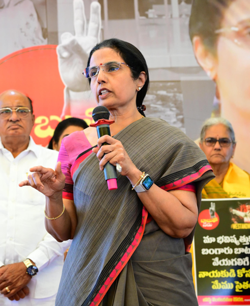 Chandrababu Naidu's Wife Condemns Police High-handedness towards TDP Leaders