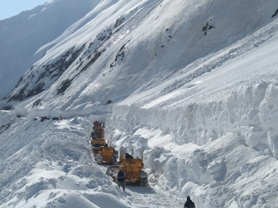 Police Rescue 13 People Stranded in Ladakh