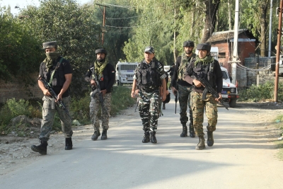 Two Lashkar Terrorists Killed in Gunfight in J&K'S Budgam (LD)