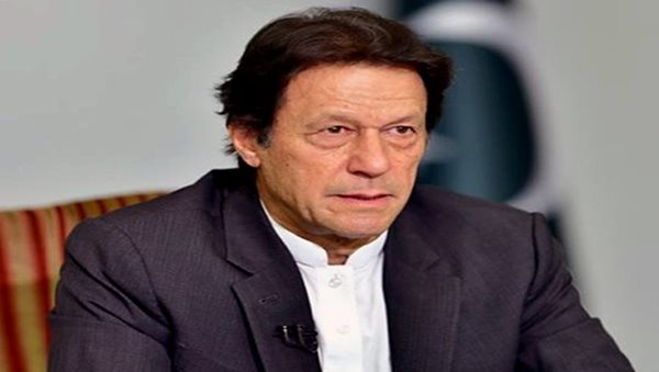 Imran asks oppn to accept snap polls instead of supporting 'foreign plot'